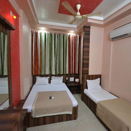 Hotel Sai Hari Prasad Ширди Экстерьер фото