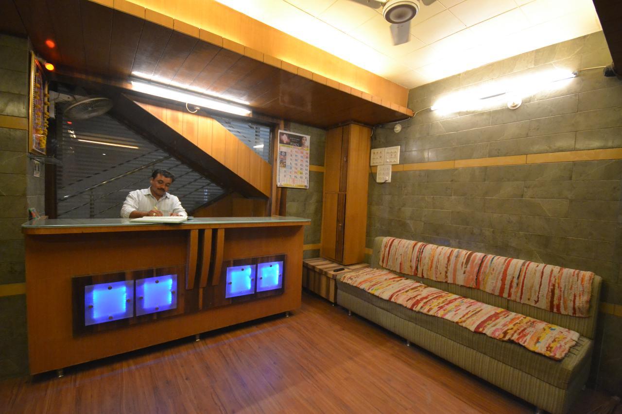 Hotel Sai Hari Prasad Ширди Экстерьер фото