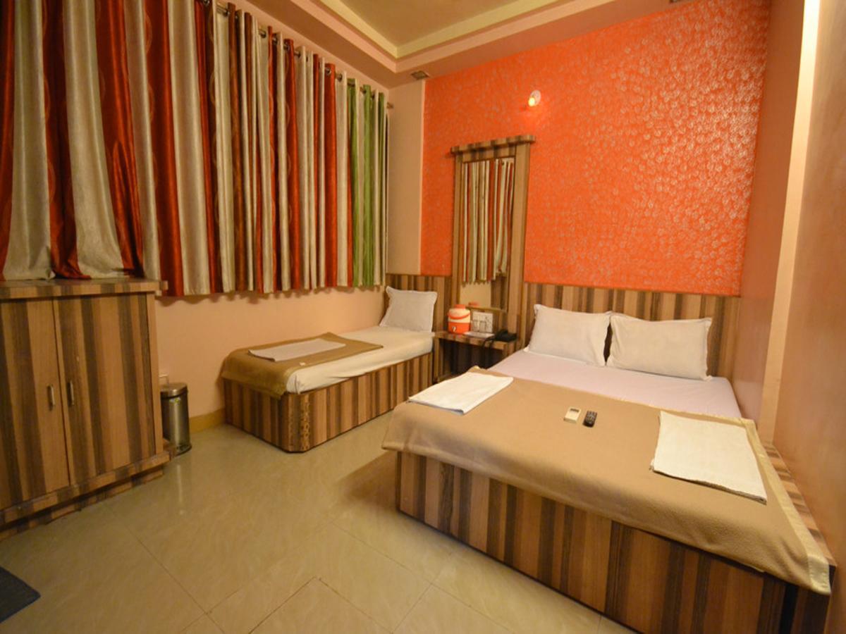 Hotel Sai Hari Prasad Ширди Экстерьер фото
