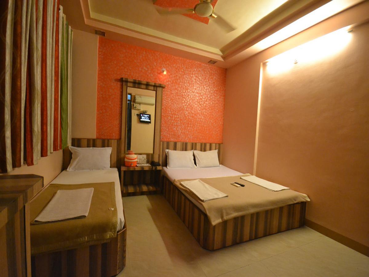 Hotel Sai Hari Prasad Ширди Экстерьер фото